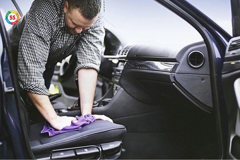 đuổi chuột ô tô