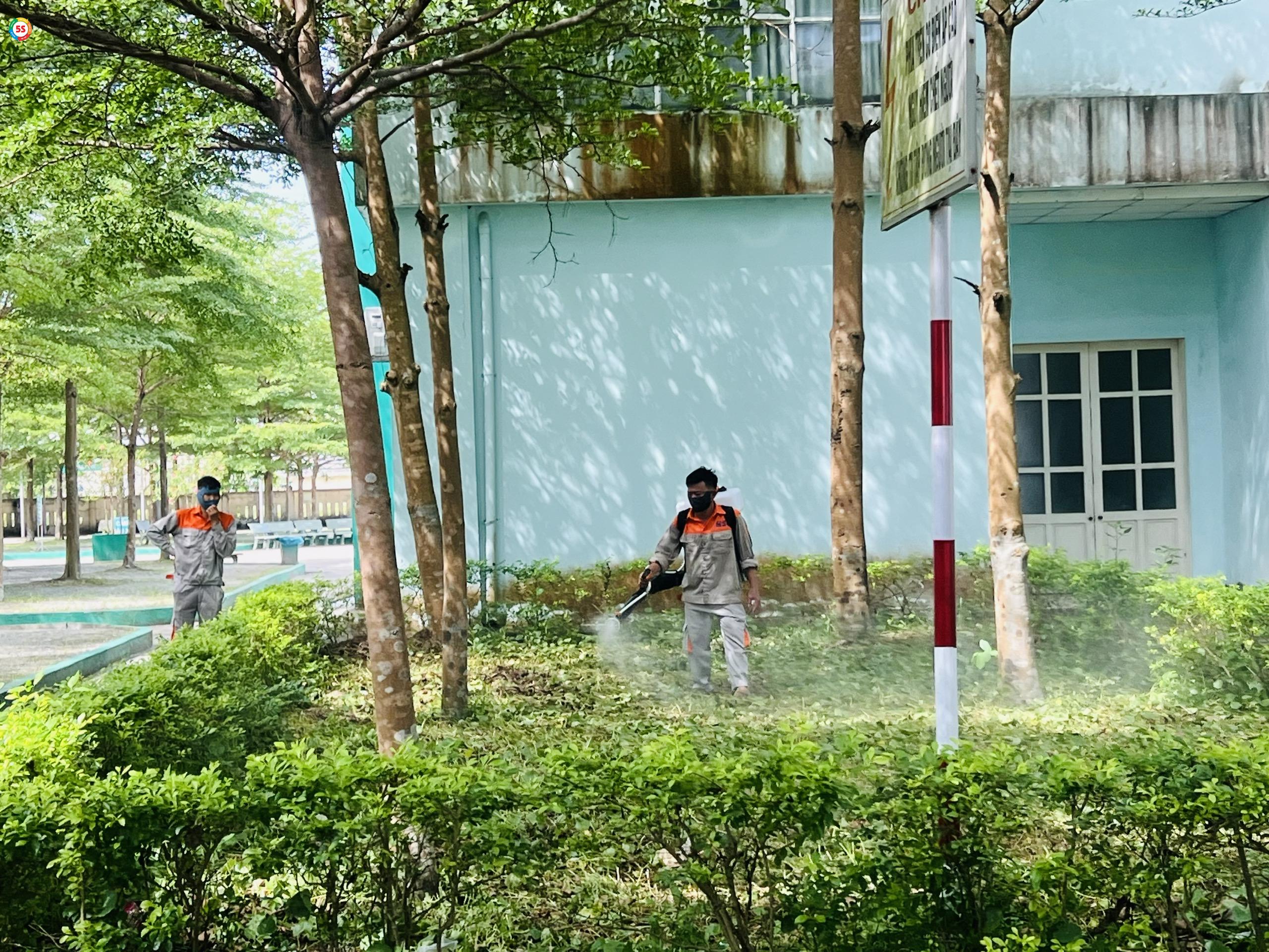 <em>Đội ngũ kỹ thuật viên chuyên môn cao</em>